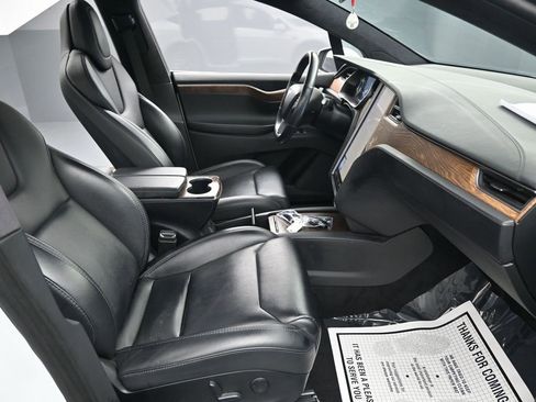 Used 2019 Tesla Model X 100D image 37