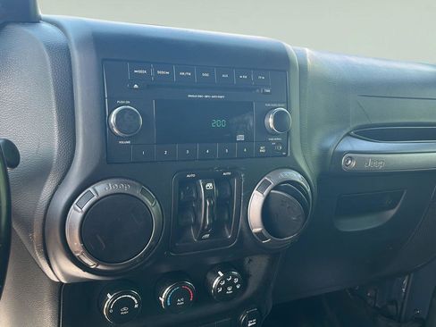 Used 2017 Jeep Wrangler Unlimited Sport w/ Quick Order Package 24S AWD/4WD image 13