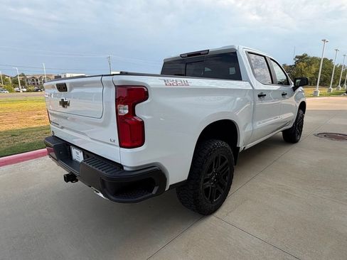 Used 2025 Chevrolet Silverado 1500 LT Trail Boss w/ Convenience Package II AWD/4WD image 7