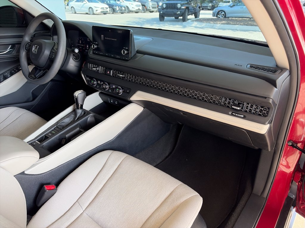Used 2023 Honda Accord EX image 27
