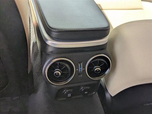 Used 2022 Kia Stinger GT1 RWD image 18