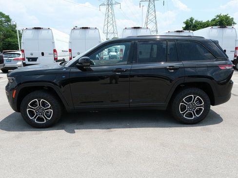 Used 2024 Jeep Grand Cherokee Trailhawk w/ Luxury Tech Group III image 11