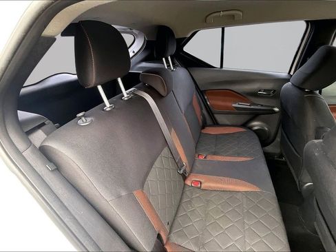 Used 2018 Nissan Kicks SR image 27