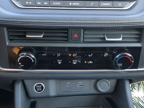 Used 2023 Nissan Rogue S image 24