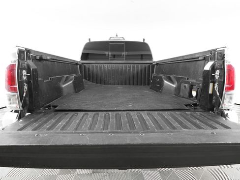 Used 2020 Toyota Tacoma TRD Sport AWD/4WD image 6