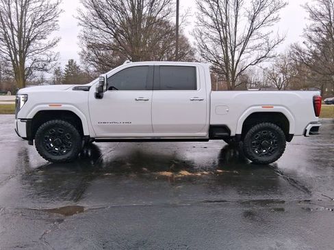 Used 2024 GMC Sierra 3500 Denali Ultimate image 3