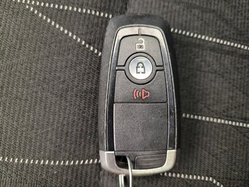 Used 2018 Ford EcoSport SE image 32