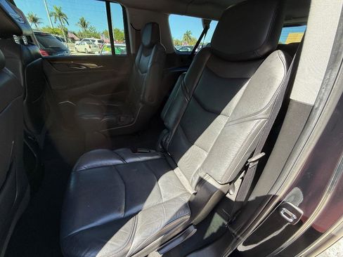 Used 2019 Cadillac Escalade ESV 4WD image 19