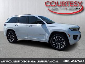 Used 2022 Jeep Grand Cherokee Overland AWD/4WD video 1