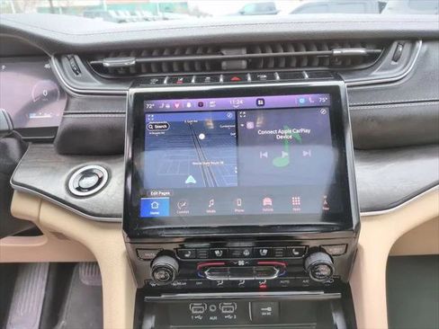 Certified 2025 Jeep Grand Cherokee L Limited w/ Luxury Tech Group II AWD/4WD image 27