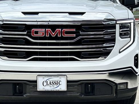 Used 2025 GMC Sierra 1500 SLT RWD image 10