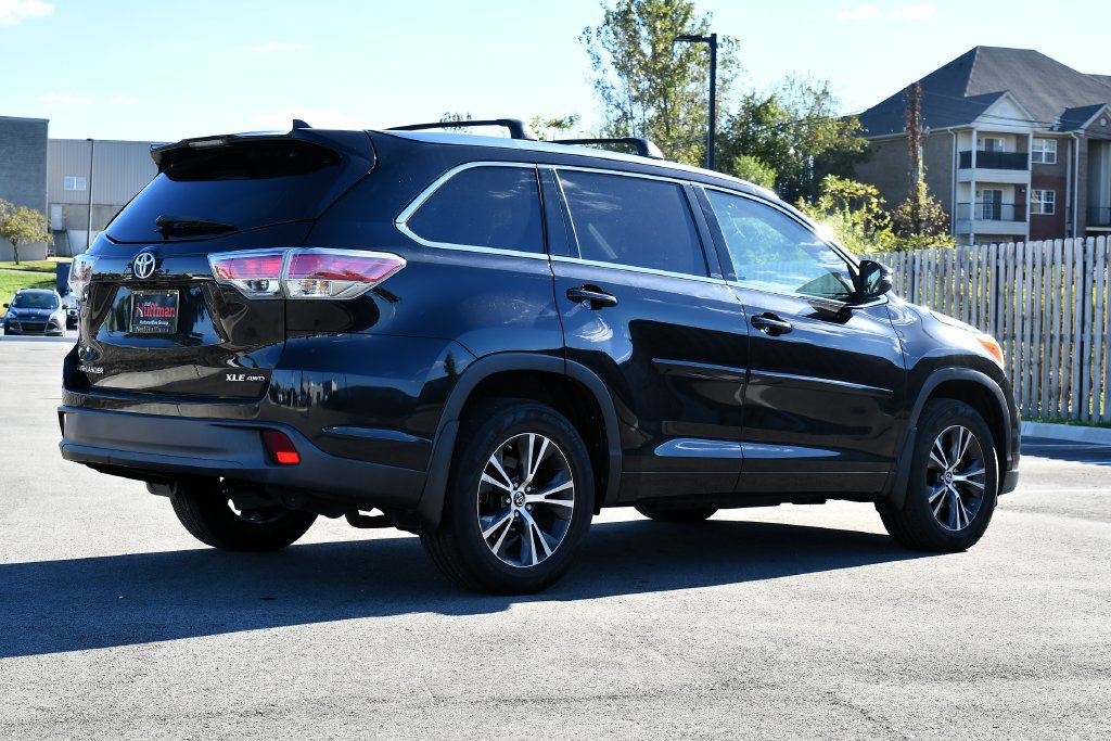 Used 2016 Toyota Highlander XLE AWD/4WD image 7