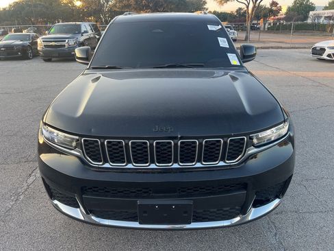 Used 2025 Jeep Grand Cherokee L Laredo image 2