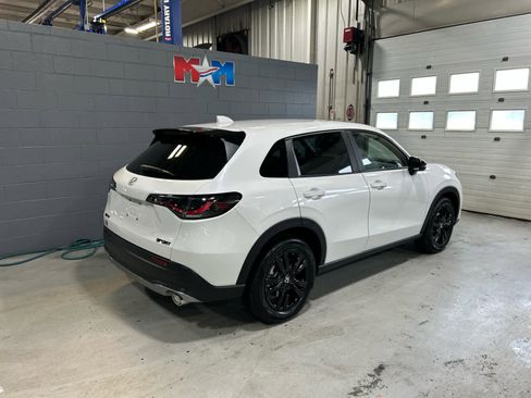 New 2026 Honda HR-V Sport image 3