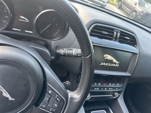 Used 2020 Jaguar F-PACE Premium AWD/4WD image 7