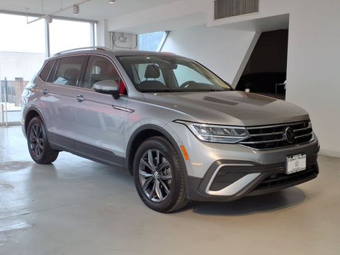 Used 2022 Volkswagen Tiguan SE AWD/4WD image 3