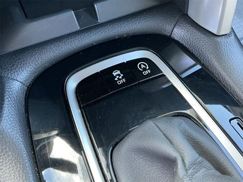 Used 2024 Toyota Corolla Cross XLE image 21