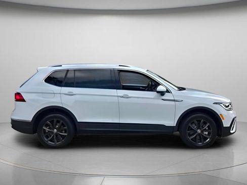 Used 2024 Volkswagen Tiguan SE FWD image 8