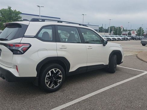 Used 2025 Subaru Forester AWD/4WD image 6