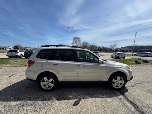 Used 2010 Subaru Forester 2.5X Limited image 6