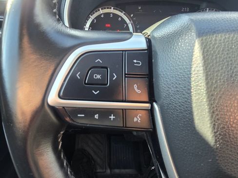 Used 2023 Toyota Highlander XLE AWD/4WD image 20