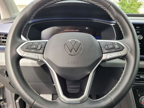 Certified 2023 Volkswagen Taos SE w/ Panoramic Sunroof Package AWD/4WD image 34