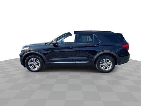 Used 2021 Ford Explorer XLT w/ Equipment Group 202A image 5