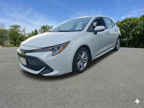 Used 2021 Toyota Corolla SE w/ SE Preferred Package FWD image 3