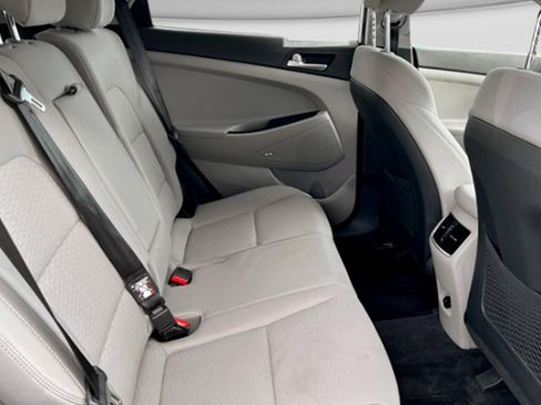 Used 2019 Hyundai Tucson Sport image 10