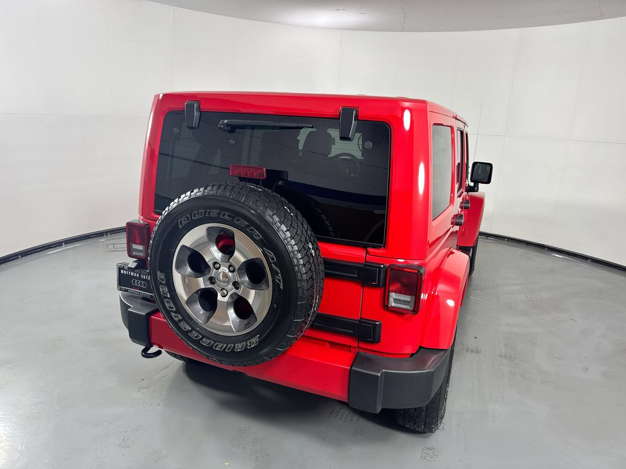 Used 2017 Jeep Wrangler Unlimited Sahara w/ Connectivity Group AWD/4WD image 8