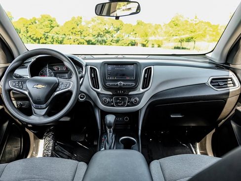 Used 2022 Chevrolet Equinox LS image 17