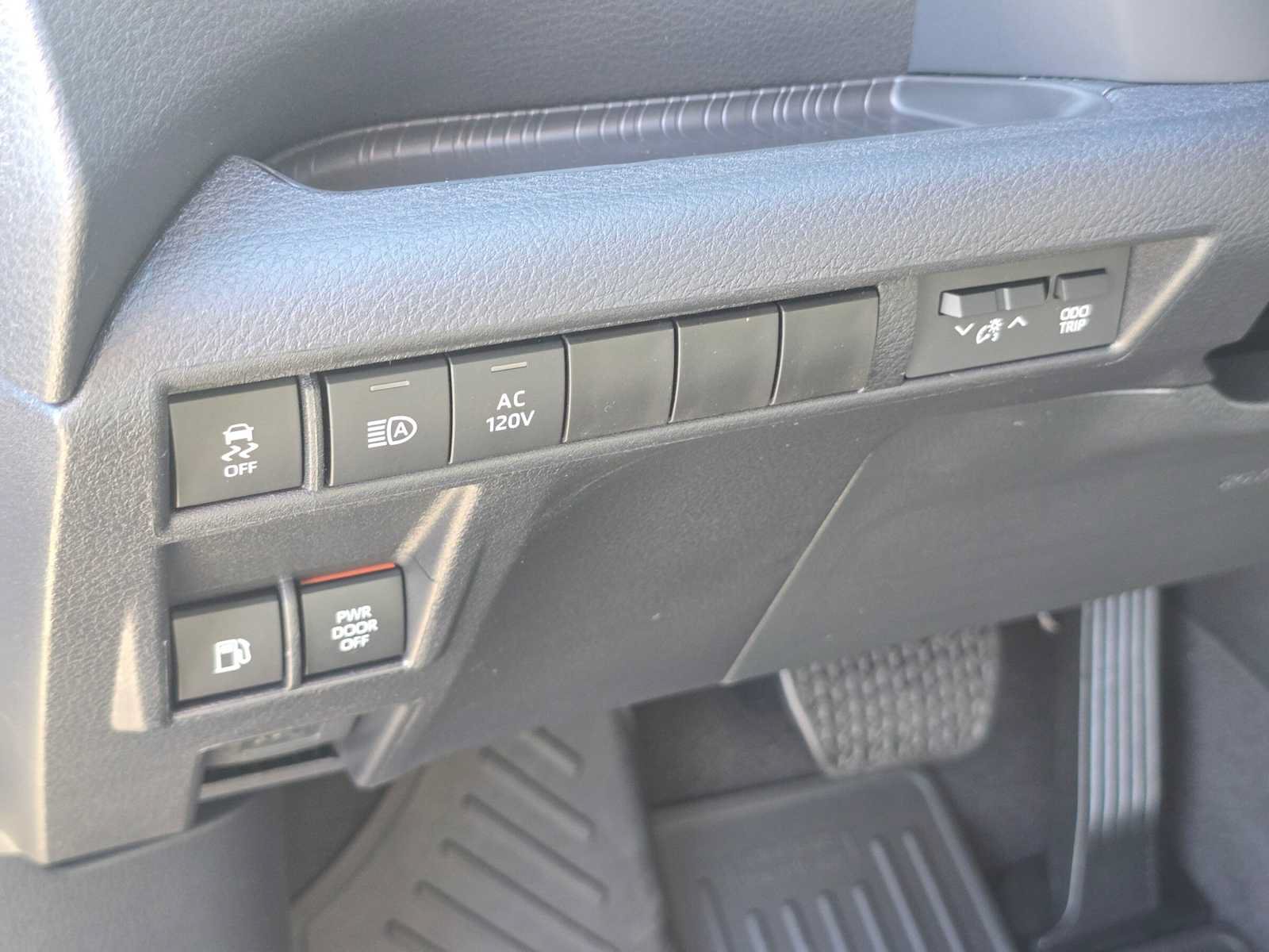 New 2026 Toyota Sienna XLE Woodland Edition AWD/4WD image 25