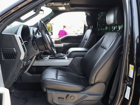 Used 2022 Ford F250 Lariat w/ Black Appearance Package AWD/4WD image 19