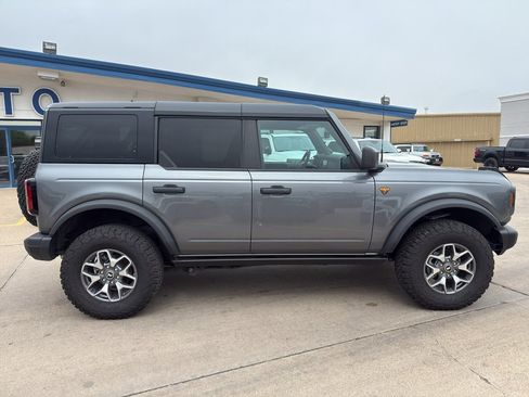Used 2025 Ford Bronco Badlands AWD/4WD image 5