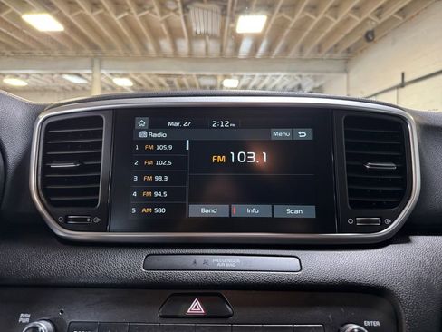 Used 2022 Kia Sportage LX image 17