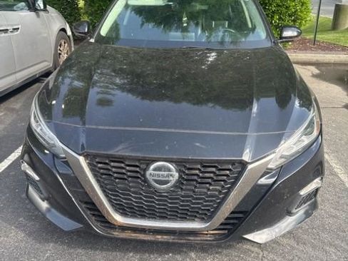 Used 2020 Nissan Altima 2.5 SR w/ Premium Package FWD image 2