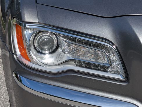 Used 2011 Chrysler 300 C w/ Sound Group RWD image 10