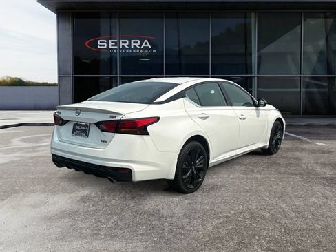 Used 2024 Nissan Altima 2.5 SR AWD/4WD image 5