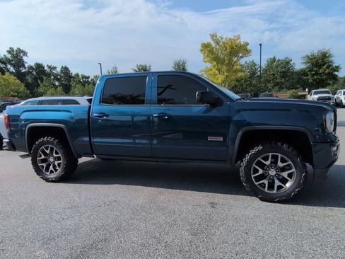 Used 2017 GMC Sierra 1500 SLT AWD/4WD image 3