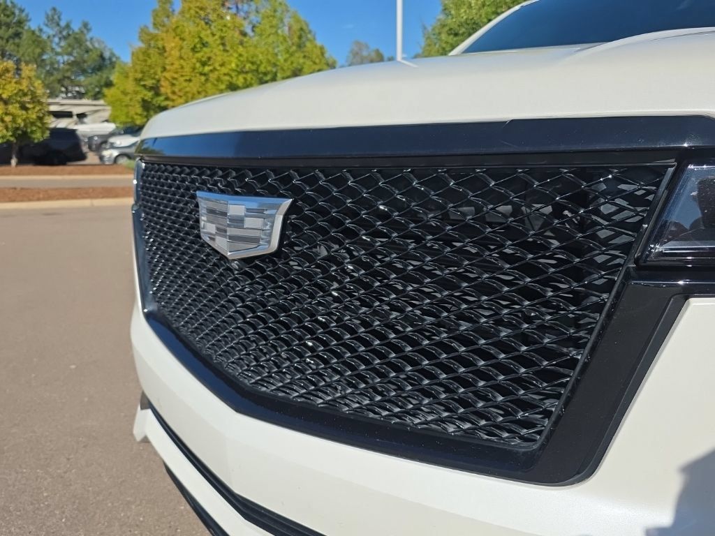 Used 2023 Cadillac Escalade Sport w/ LPO, ONYX Package AWD/4WD image 13