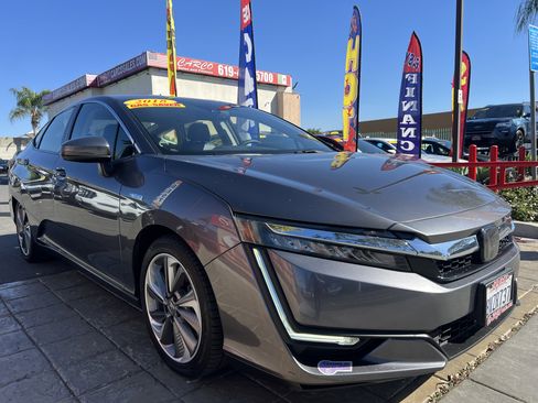Used 2018 Honda Clarity Plug-In Hybrid image 1