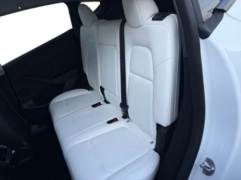 Used 2023 Tesla Model Y Long Range image 21