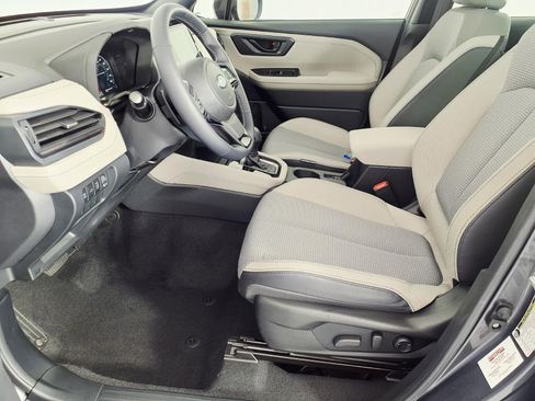 Used 2025 Subaru Forester Premium image 13