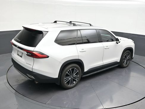 Used 2024 Toyota Grand Highlander AWD Hybrid image 20