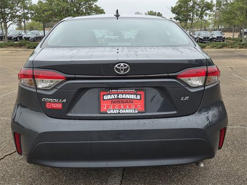 Used 2023 Toyota Corolla LE image 6