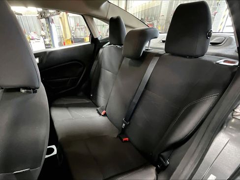 Used 2015 Ford Fiesta SE image 19