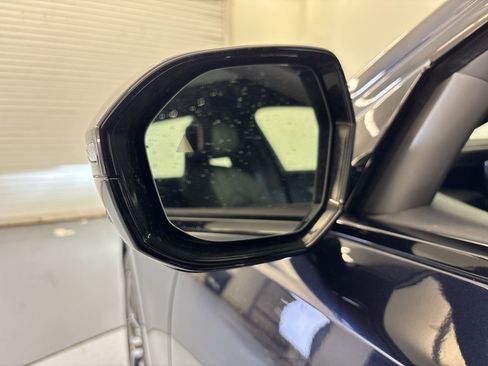 Used 2025 BMW 740i xDrive AWD/4WD image 19