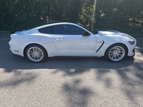 Used 2018 Ford Mustang Shelby GT350 w/ Electronics Package RWD image 5
