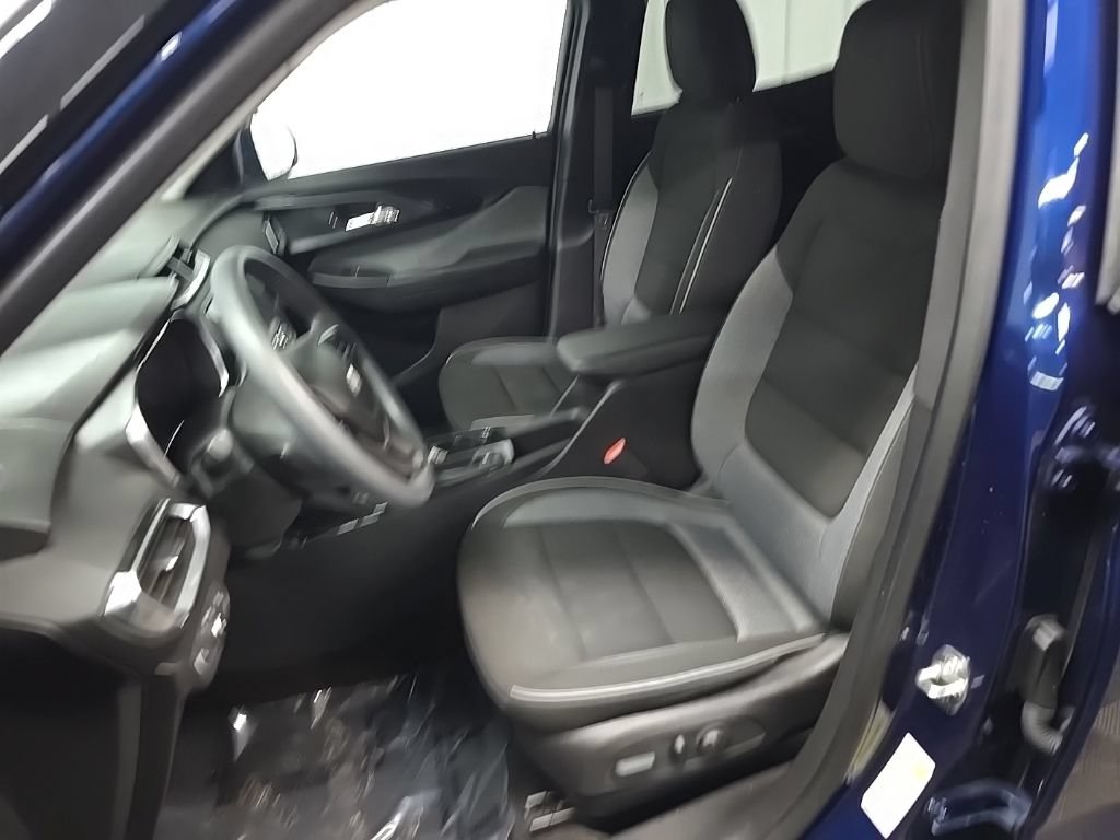 Used 2023 Chevrolet TrailBlazer LT AWD/4WD image 29