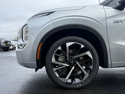 Used 2025 Mitsubishi Outlander SEL image 33